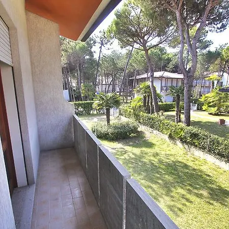 Villa Paola Lignano Sabbiadoro Exterior photo